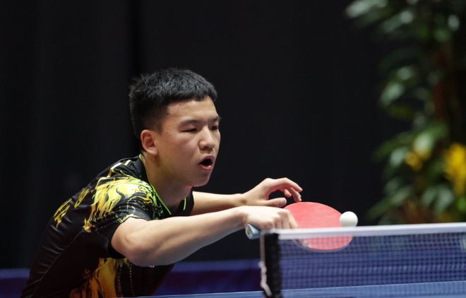 竞争激烈的 竞争激烈的