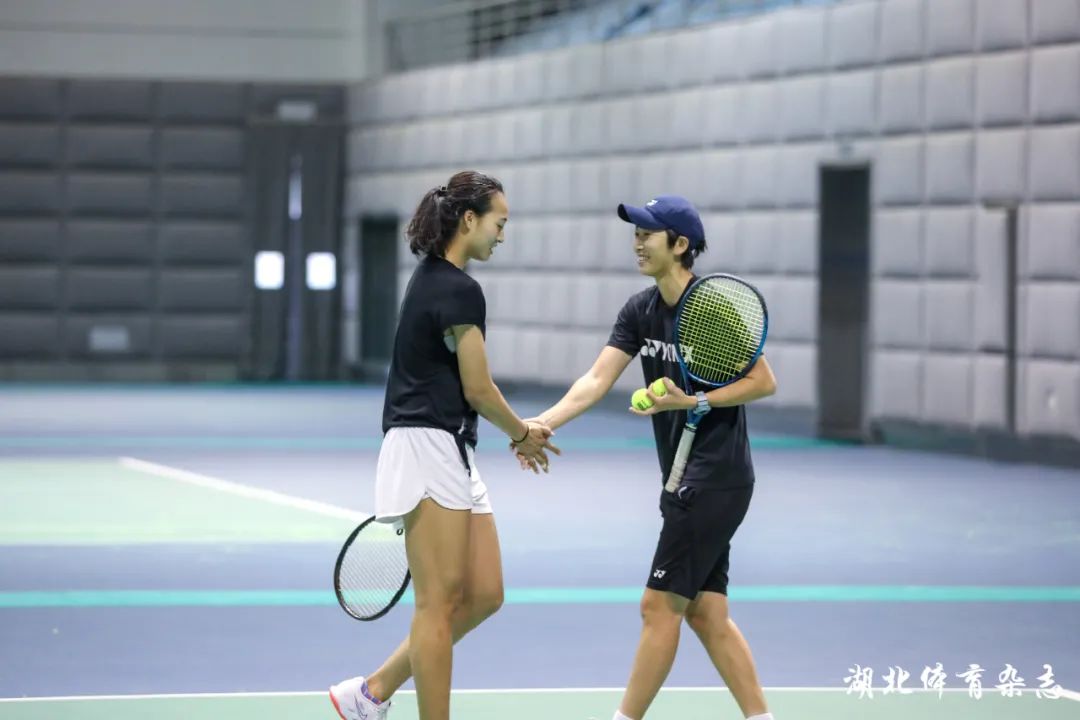 后卫线前方 后卫线前方