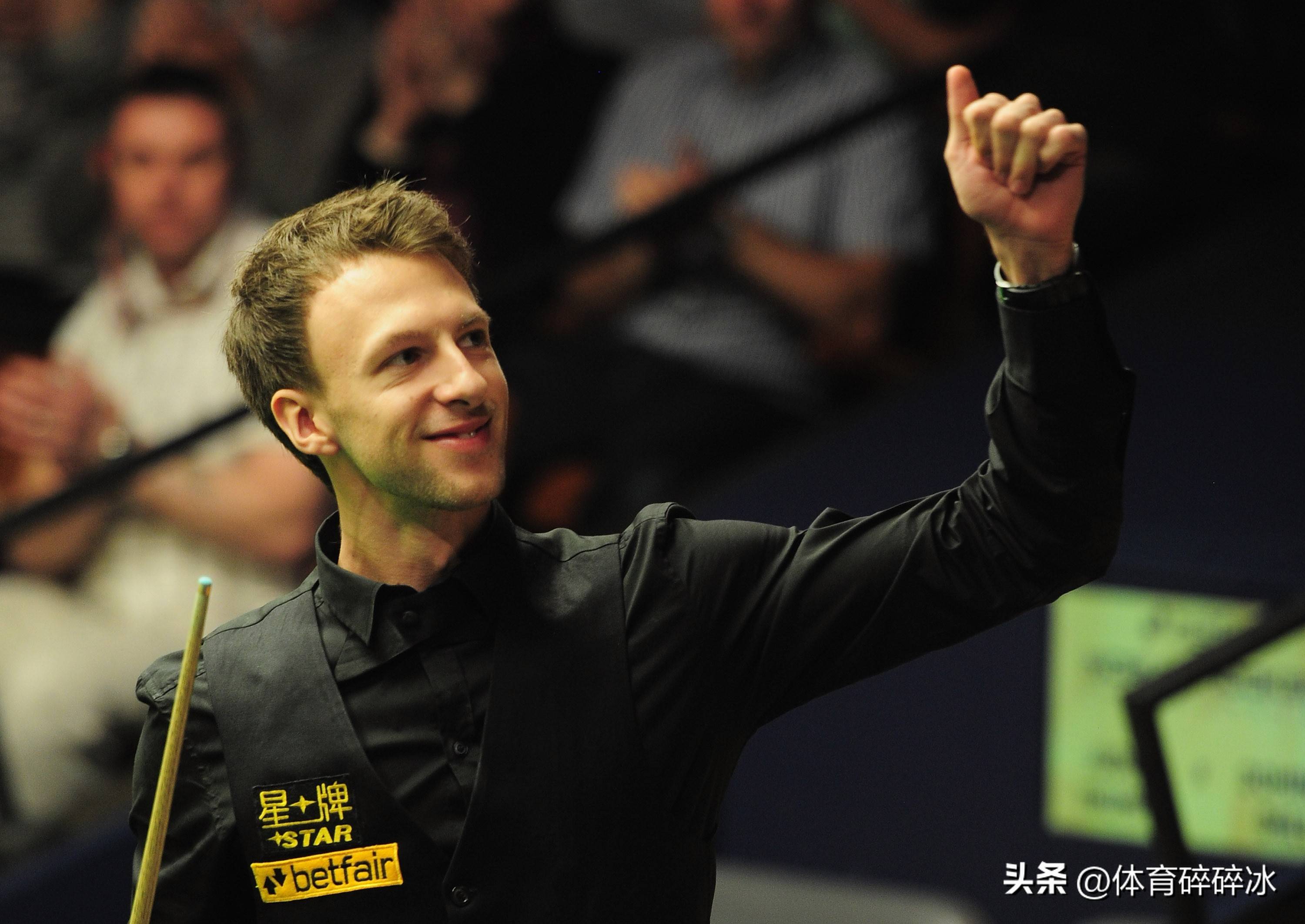 三位球员共 三位球员共