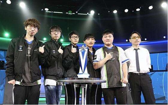 而德派则是 而德派则是